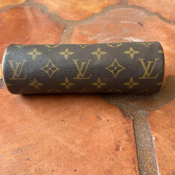Authentic Louis Vuitton clutch bag - Picture 6 of 11